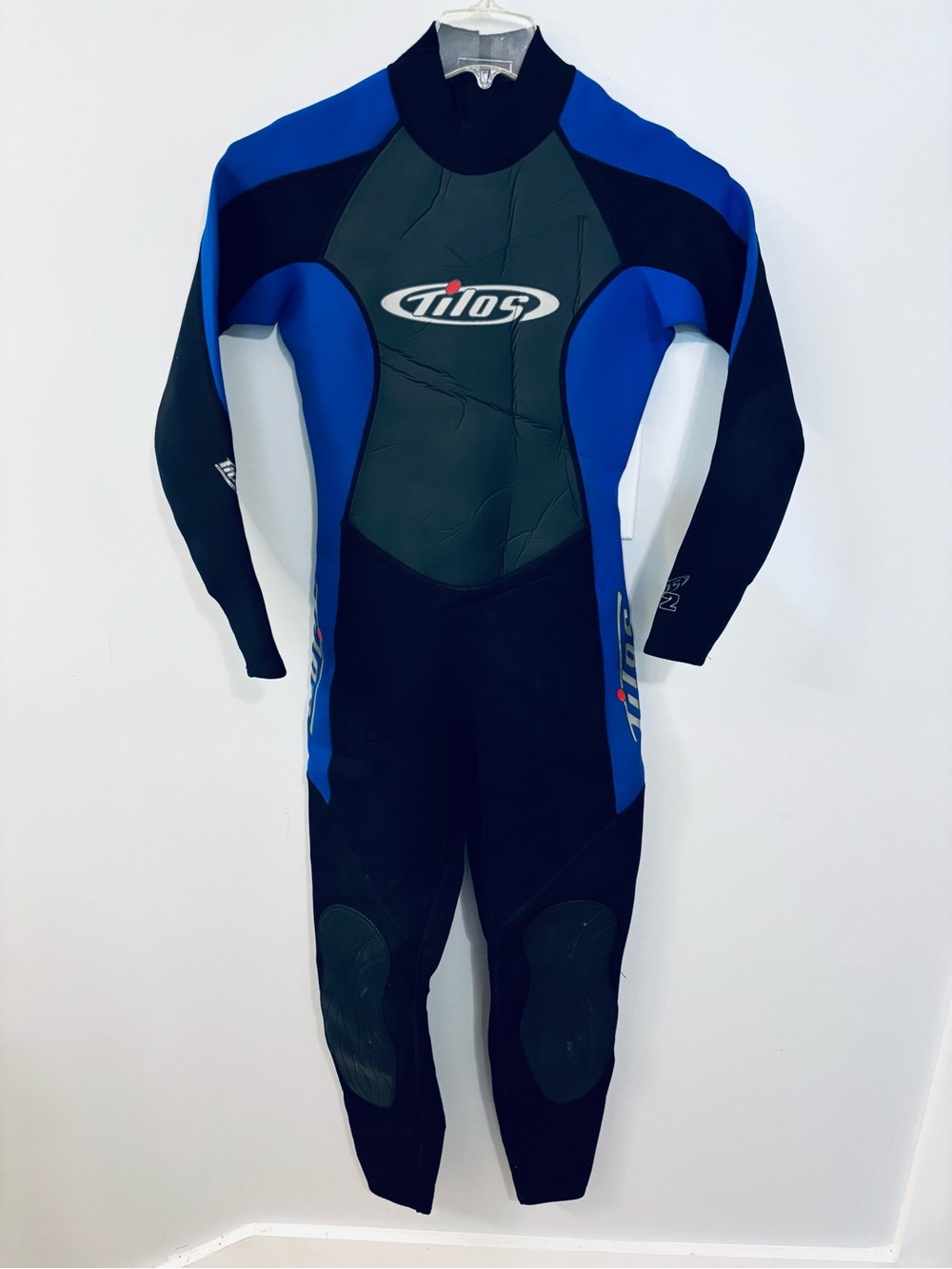 Tilos 3/2mm Full Wet Suit Titanium Super stretch Black/Blue Chest Panel Size Med